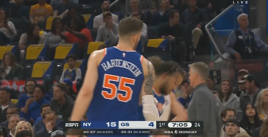 哈滕翻江倒海独揽8分2板1断 尼克斯开场15-4打停勇士