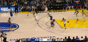 库里投篮发现不妙空中拉杆给保罗 保罗手起刀落三分命中 已砍12分