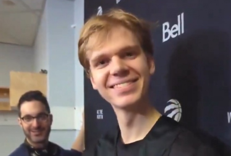 为什么选布莱克换球衣？迪克：关系好的会换球衣 他是我朋友