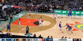 老爷子护犊子！文班好防被吹犯规 波波维奇立马挑战并成功！