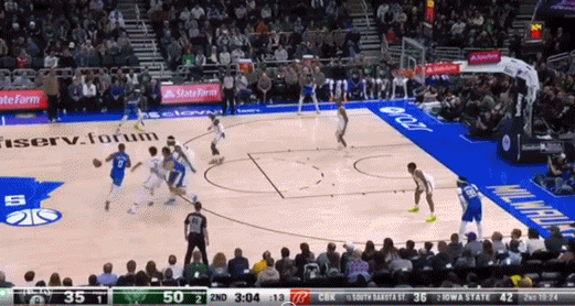 ⌚真是不讲理！利拉德持球突破掉球 自己捡回来超远三分应声入网