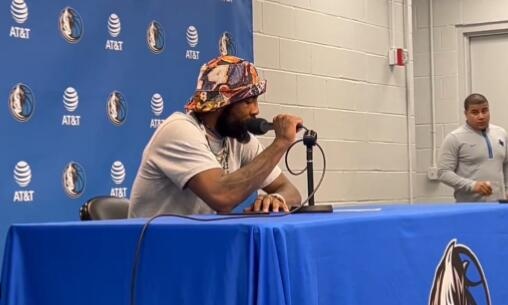 空接暴扣！欧文：之前那些嘲笑我不能空接的队友咋不笑啦？