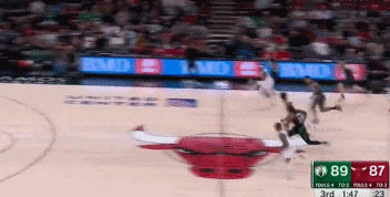 至于嘛！塔图姆追身大帽德罗赞 但随后没传好球被裁判怒吹1T