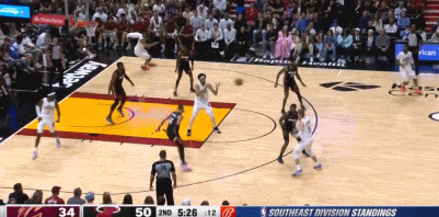 五大囧！阿伦禁区内分球直接传给场外主帅比克斯塔夫