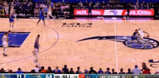 什么情况这是？保罗运球还没过半场就被安东尼生断！