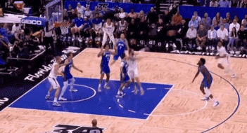 哈登单打艾萨克撤步三分三不沾 船记：3次三不沾了