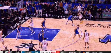 散会！乔治单打艾萨克 翻身后仰超高弧度中投杀死比赛！