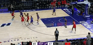 如期而至！杰伦-格林第三节爆发 单节独砍20分！