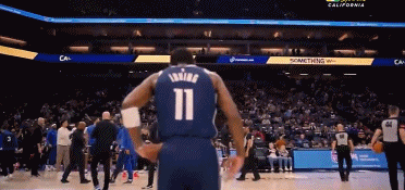 有惊无险！欧文腿部不适返回更衣室 已重新回到场上