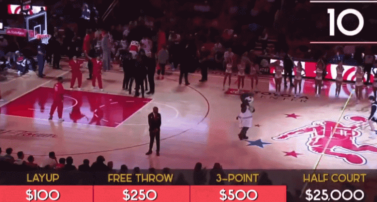 火箭球迷飙中中场Logo三分 喜提25000美元奖励！