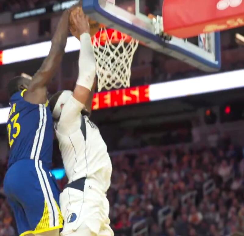 追梦关键时刻一防二遮天血帽底线视角 扎扎实实的极致防守！