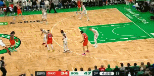 攻防建功！波尔津吉斯大帽切特 回来接布朗脑后传球飙中三分