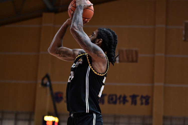 恭喜！梅奥将在沈阳迎来第二个孩子 他目前担任辽篮三队助教