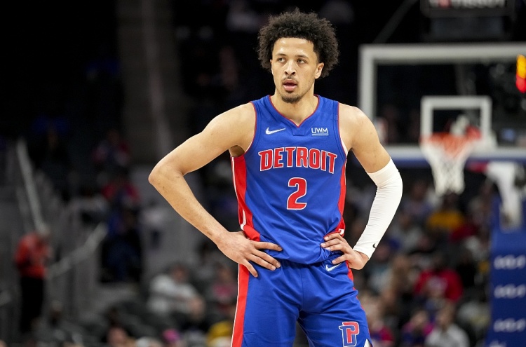 开场主攻！康宁汉姆首节8投5中&三分3中2 独得12分