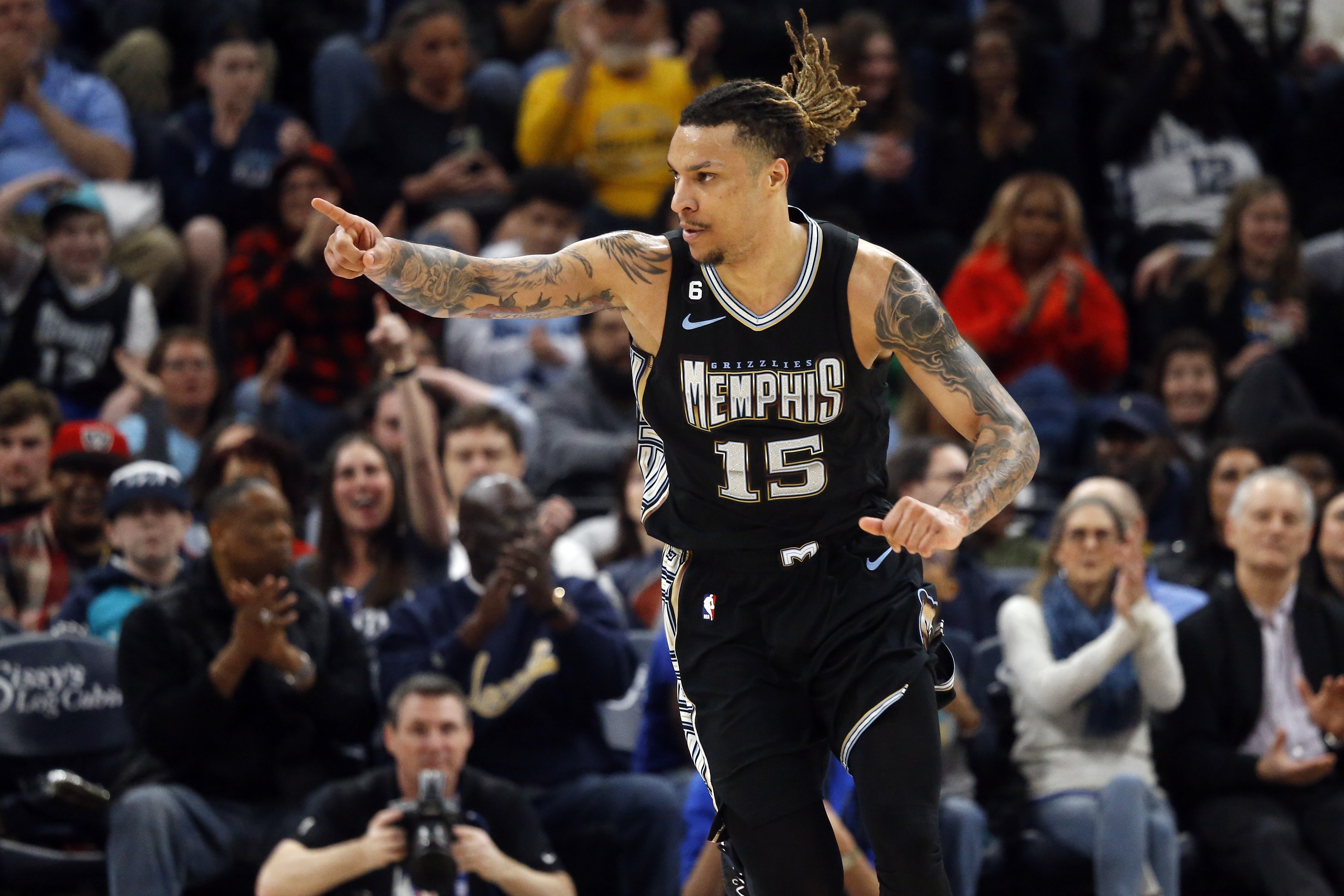 伤缺一年多！灰熊主帅：布兰登-克拉克将复出战湖人