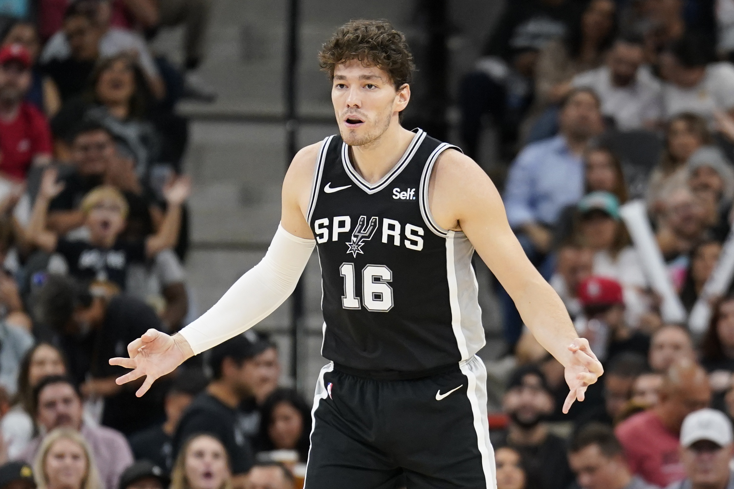 奥斯曼：我们在变得更好 若赛季今天开始我们的位置将会不同