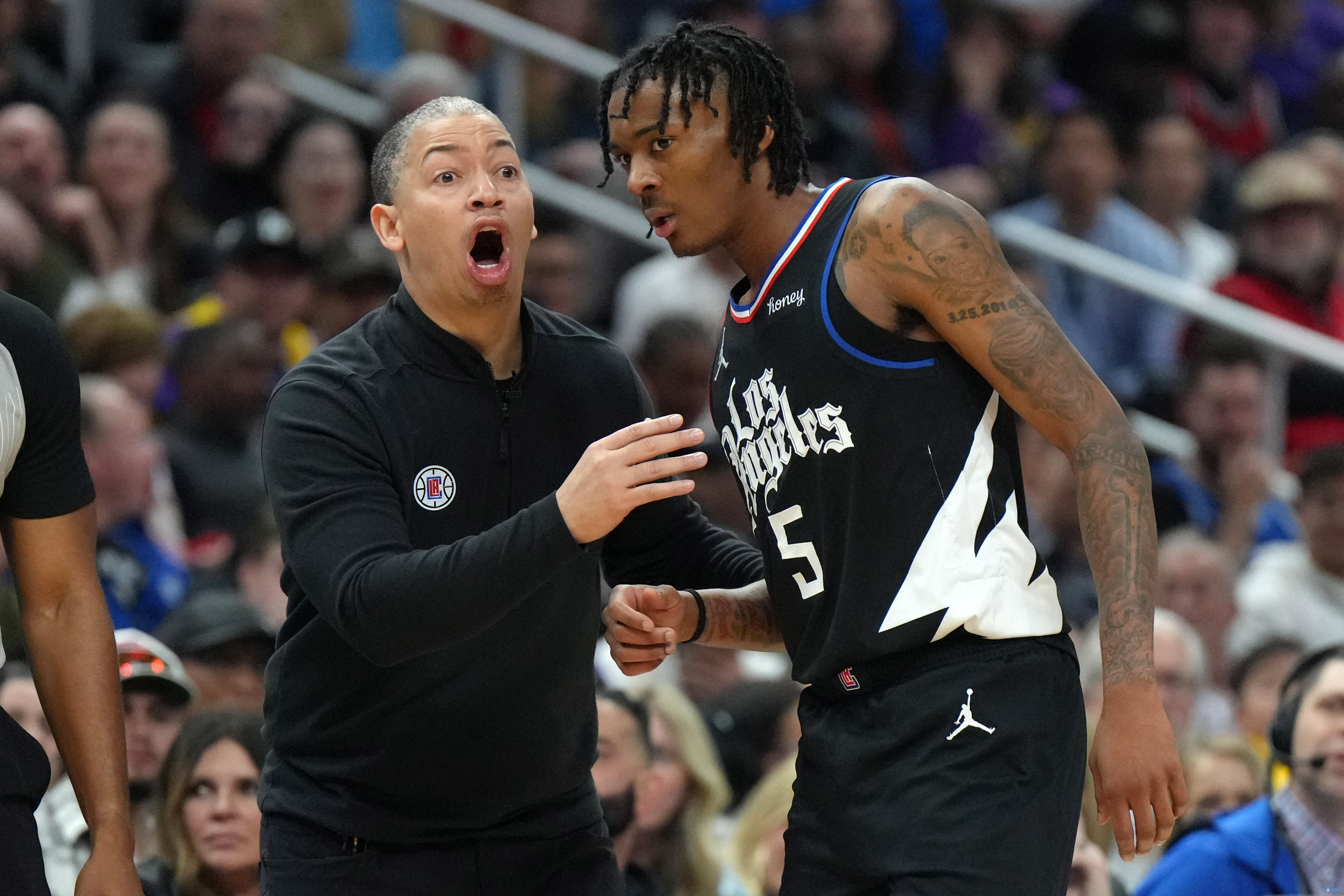 搁这儿胡打！海兰德半场替补7分钟 三分3投全丢无得分&出现2失误