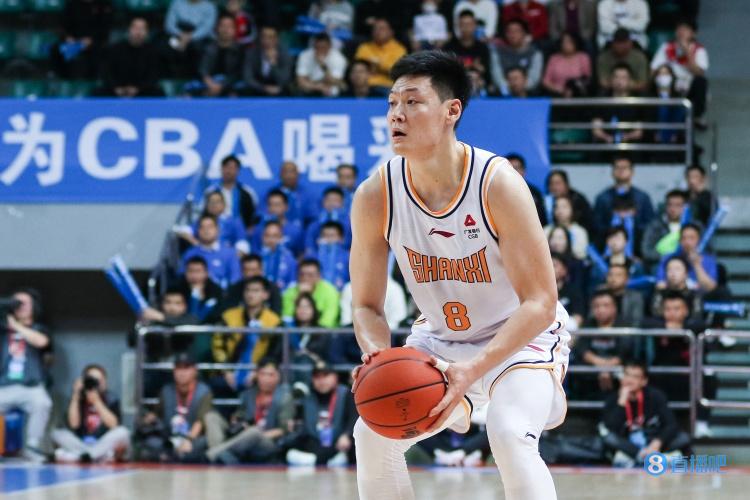 外线很准！张宁半场三分10中6砍下23分4篮板