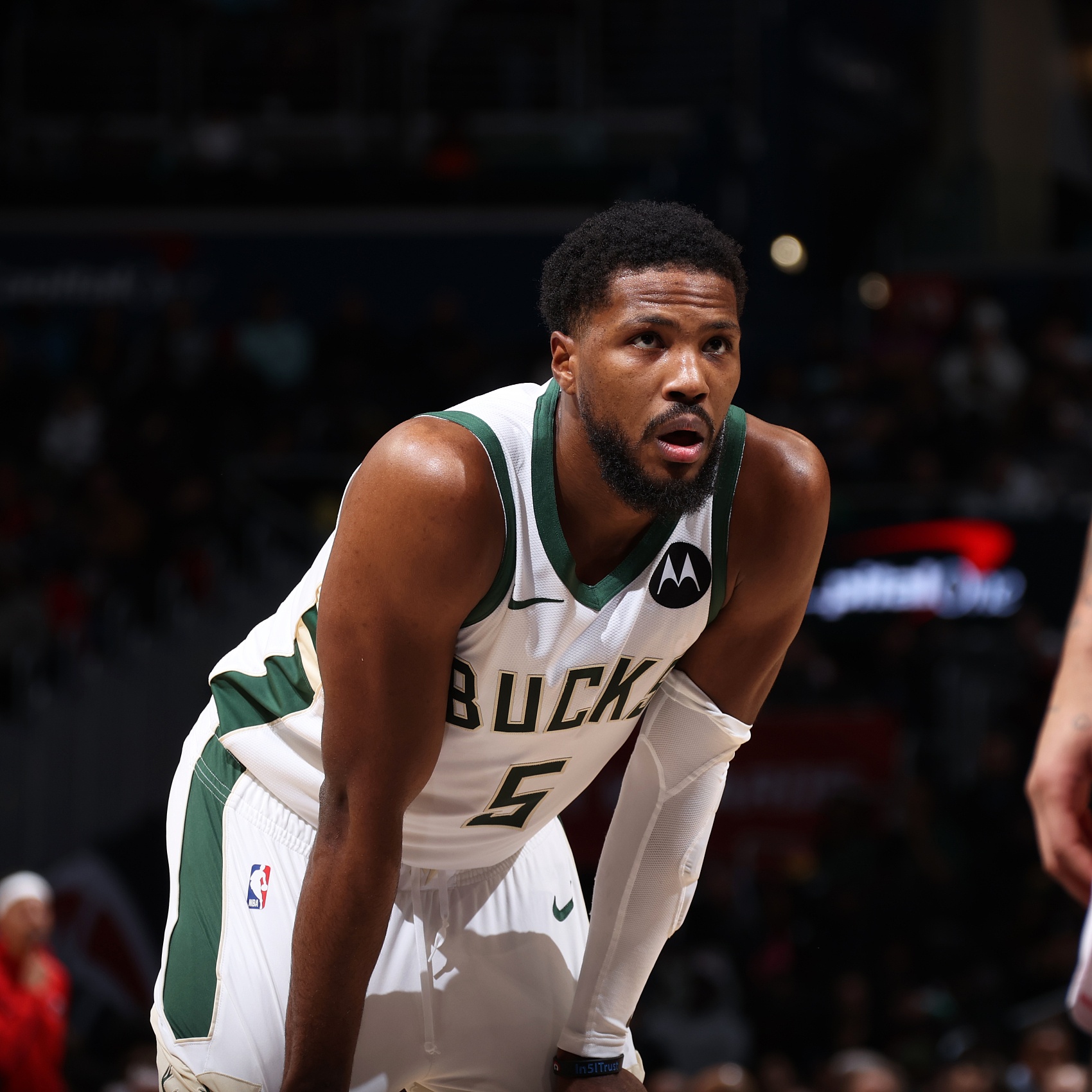 简直是犯罪！比斯利全场13投仅2中得到5分 三分10投1中！