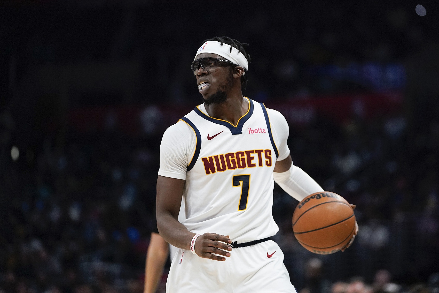 穆雷队危速归！雷吉全场15投仅4中 得到12分4篮板10助攻2抢断