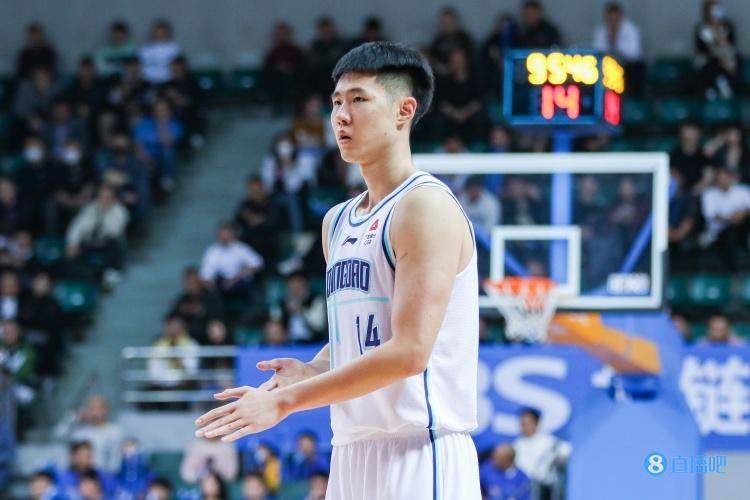 尽力了！赵嘉义14中8空砍27分3篮板