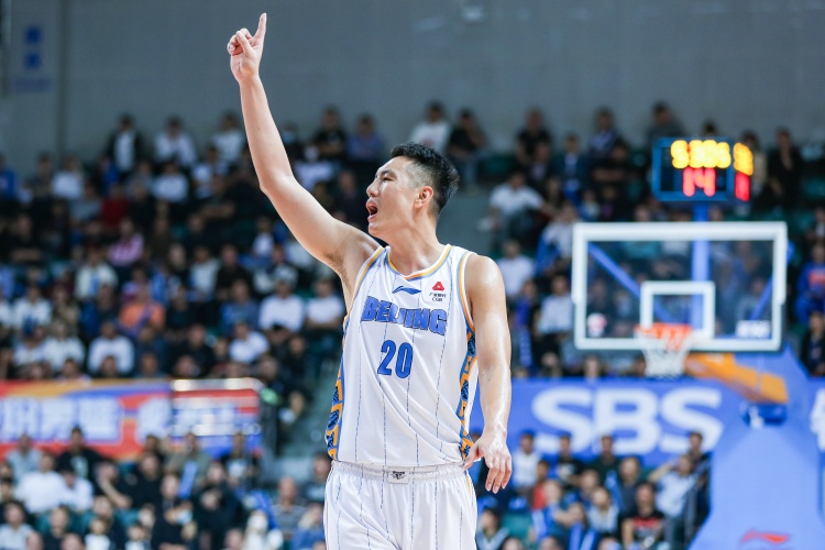 翟晓川CBA生涯为北京首钢出战场次达到528场 队史第一！