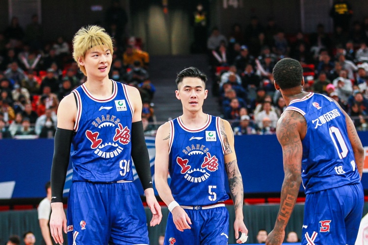 东方体育日报：明晚战深圳关乎常规赛排名 上海男篮切忌开局慢热