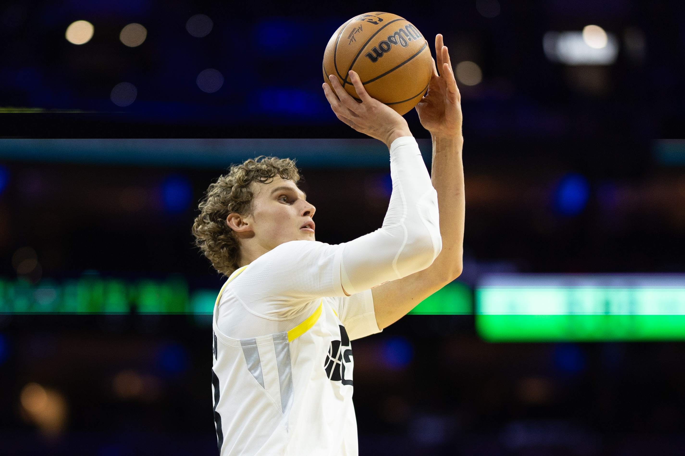 还有一节！马尔卡宁前三节18中10&三分9中6 爆砍33分6板1助1断