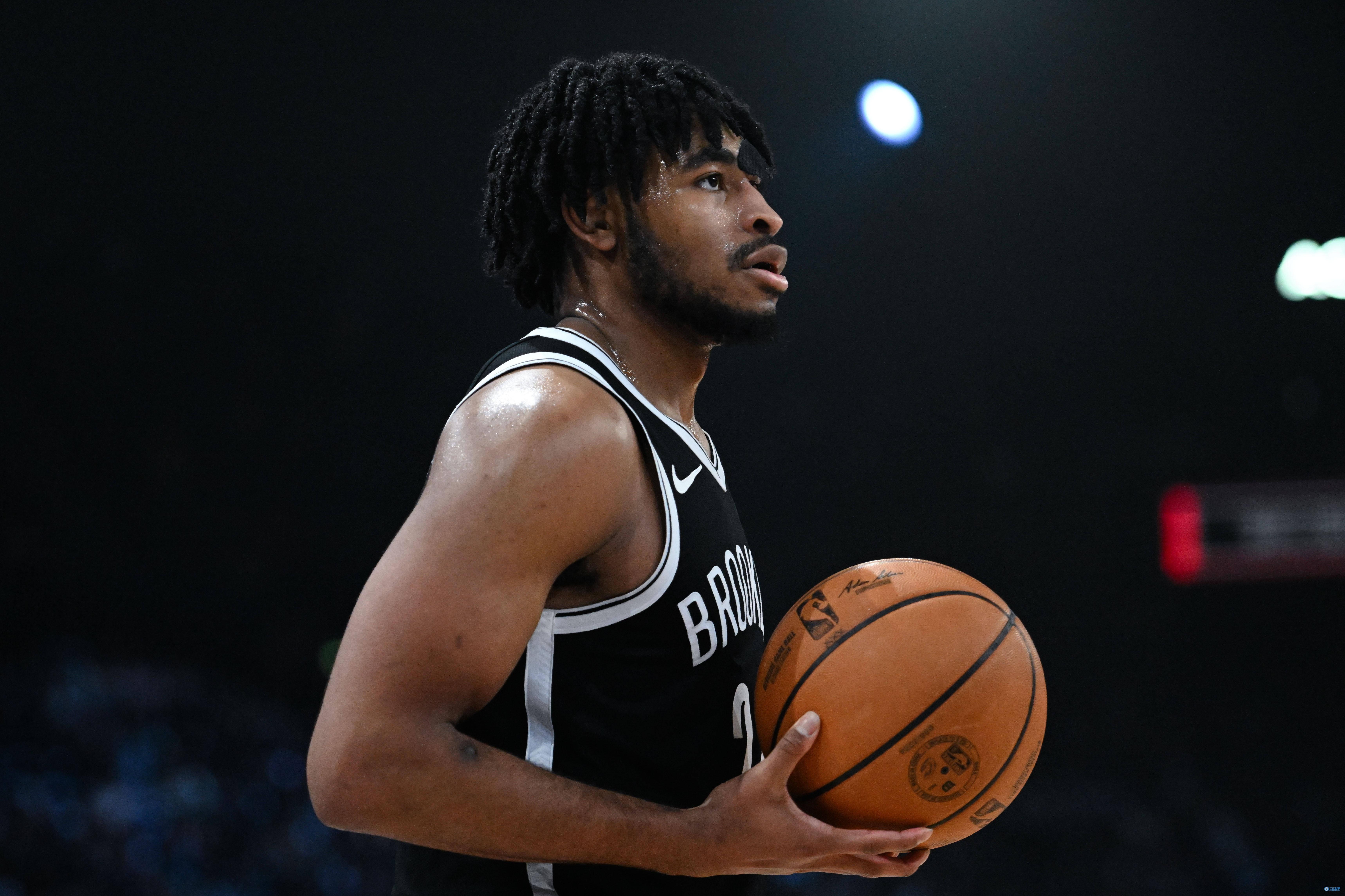 难求一胜！卡梅隆-托马斯19投8中&7罚6中 砍下全队最高的25分