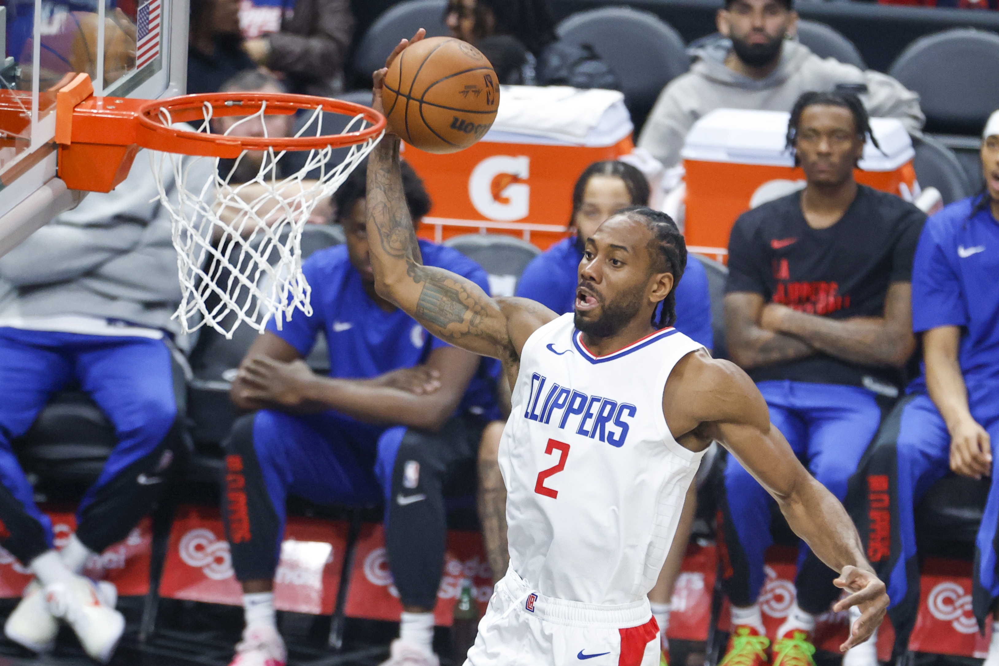 超载模式小卡爆砍29分11板5助4断2帽 五项数据均全队最高