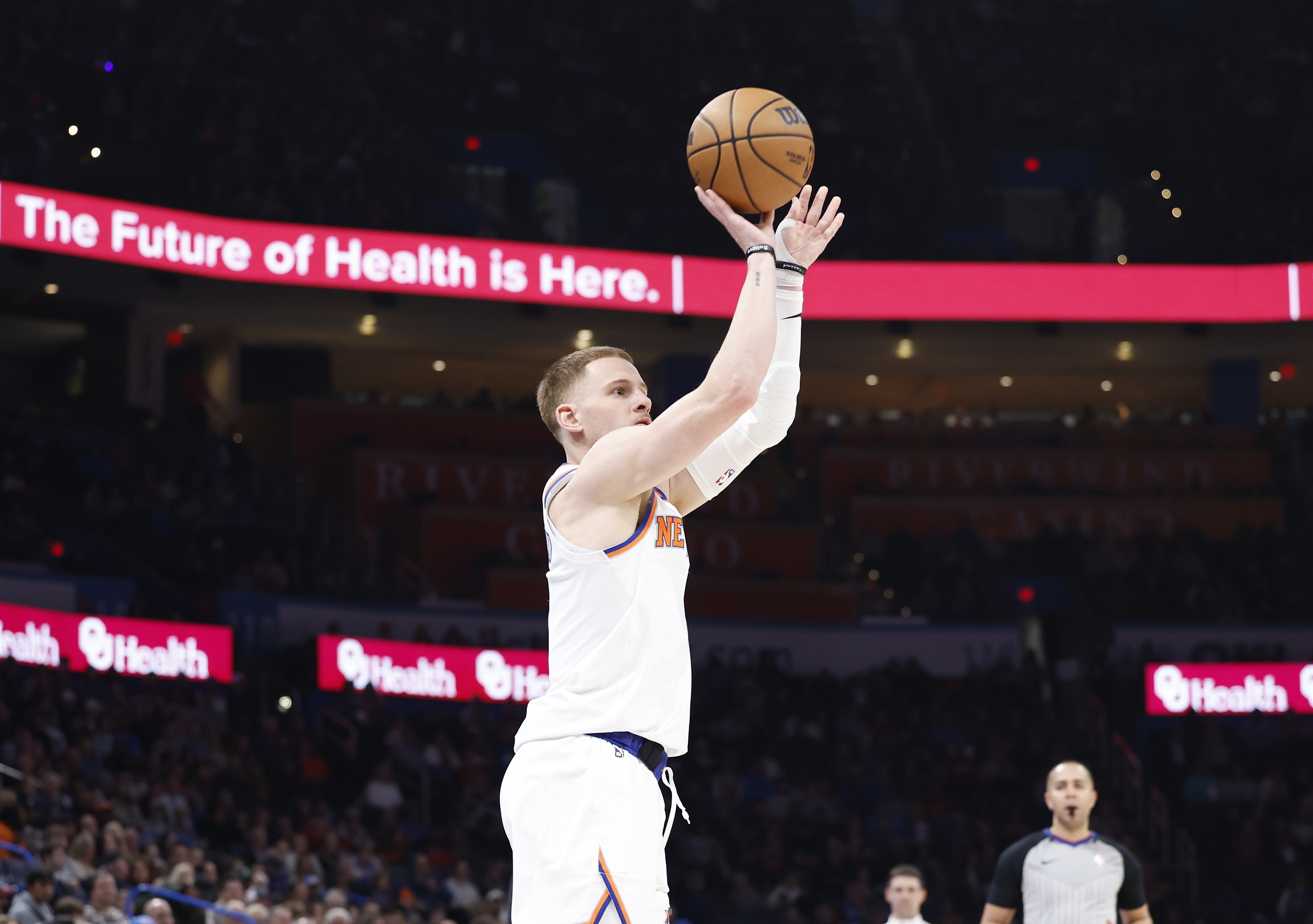 彻底疯狂迪文岑佐单场命中10记三分 打破个人生涯纪录！