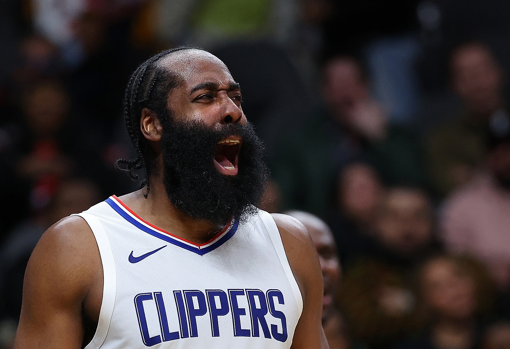 ️一断将自己拉出会议室！哈登12中3拿11分8板4助4断