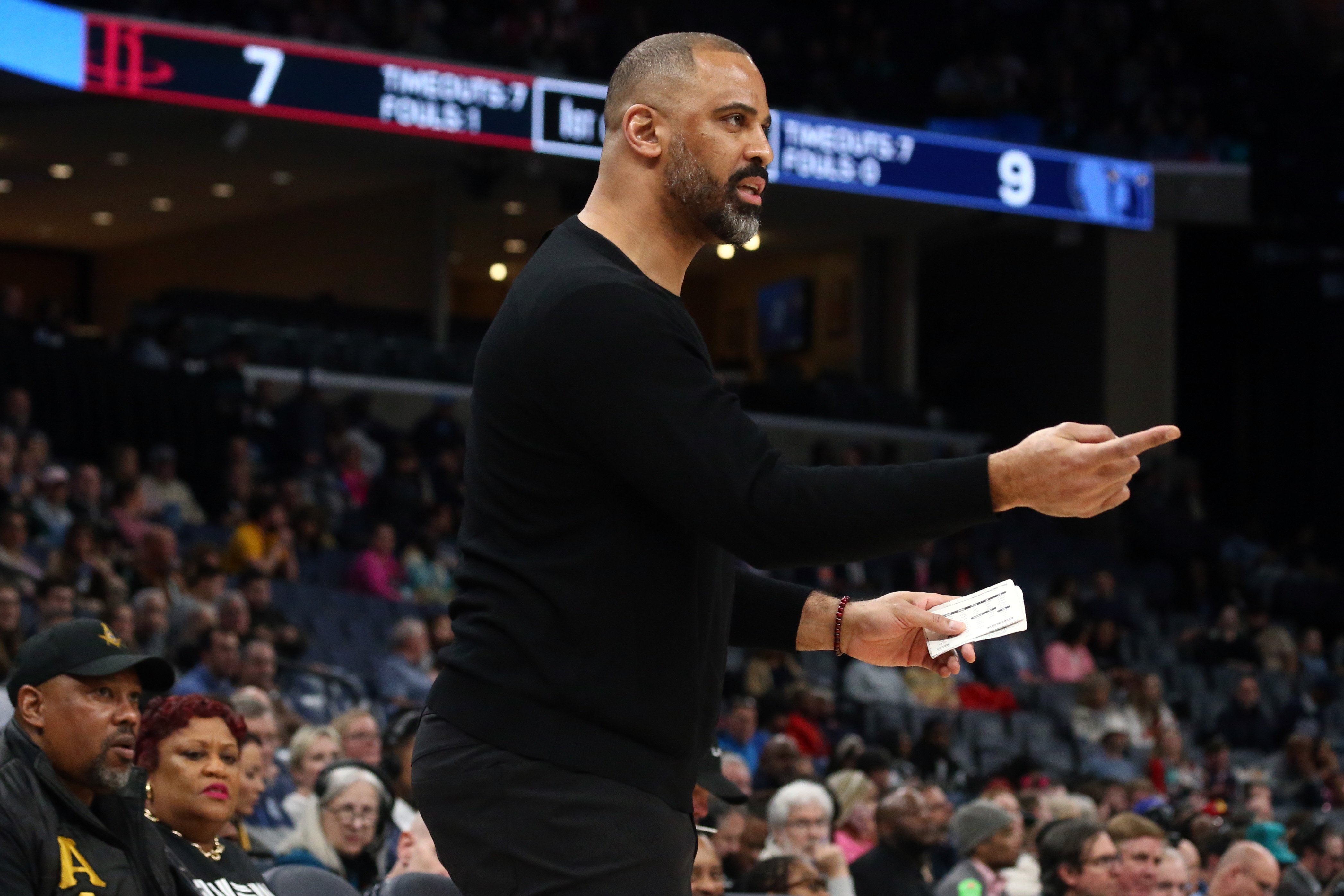 乌度卡谈火箭慢热：看起来这样的时刻对我们的球员太重大了