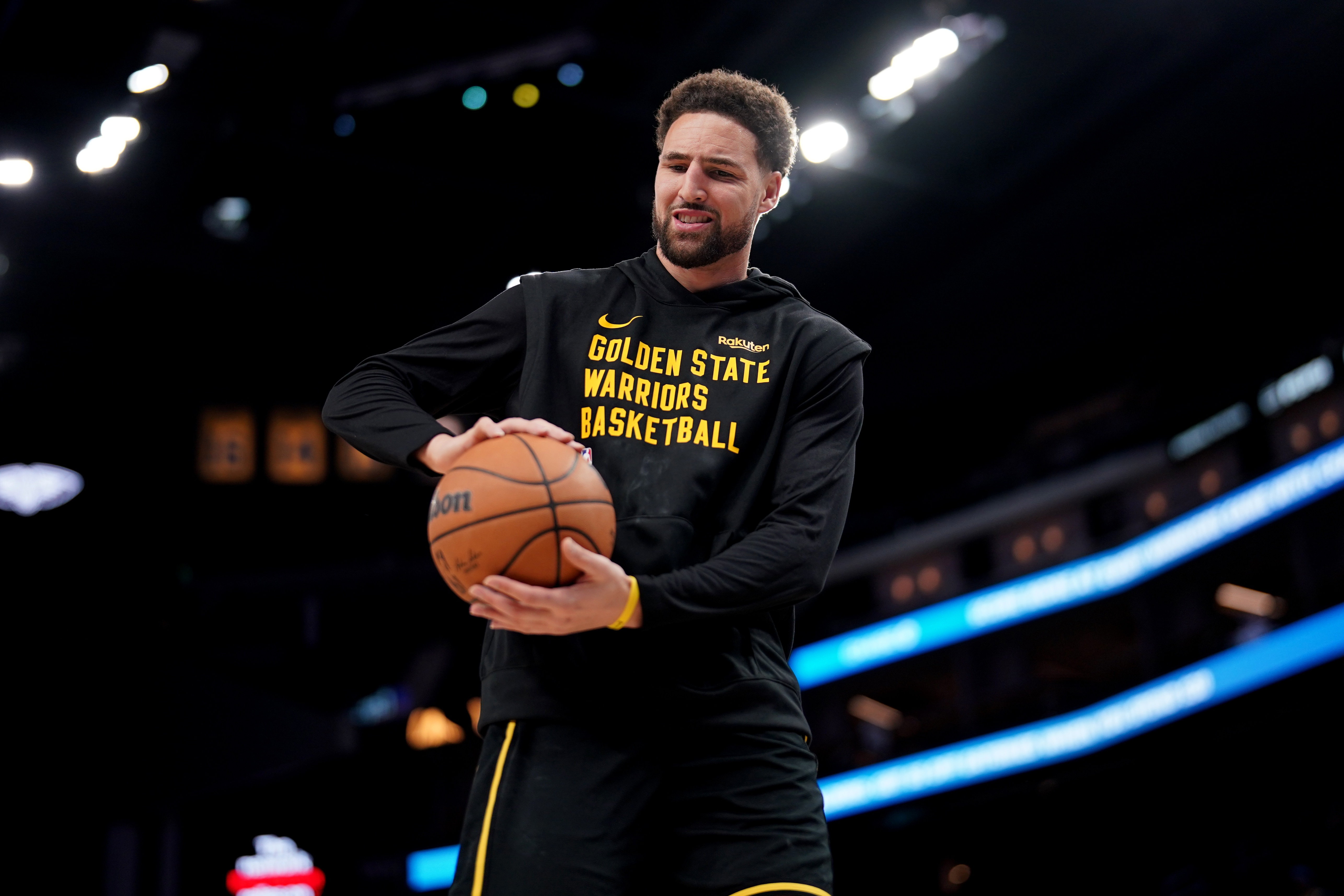 有点铁！克莱全场14中5&三分8中2 得到14分3篮板2助攻