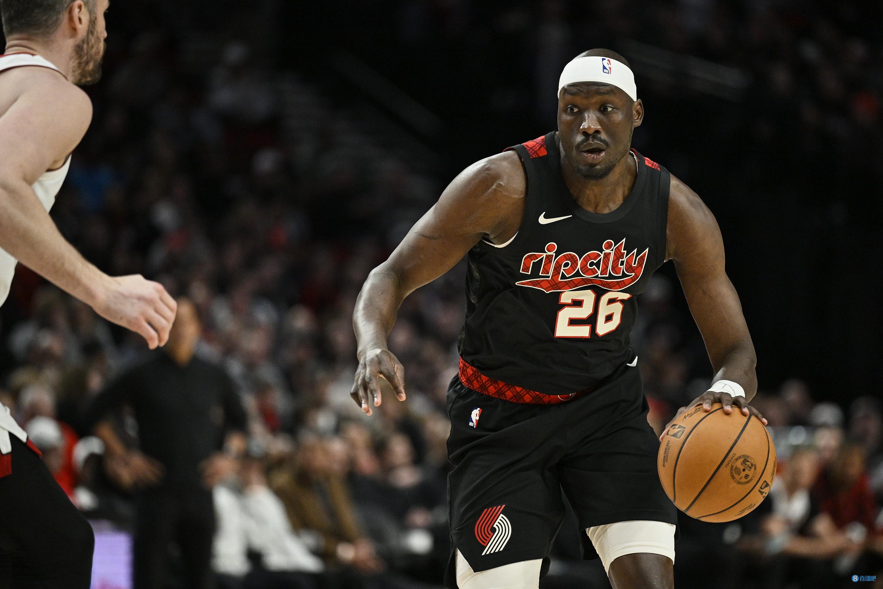 尽力了！里斯末节5中5拿到12分 全场6中5得14分