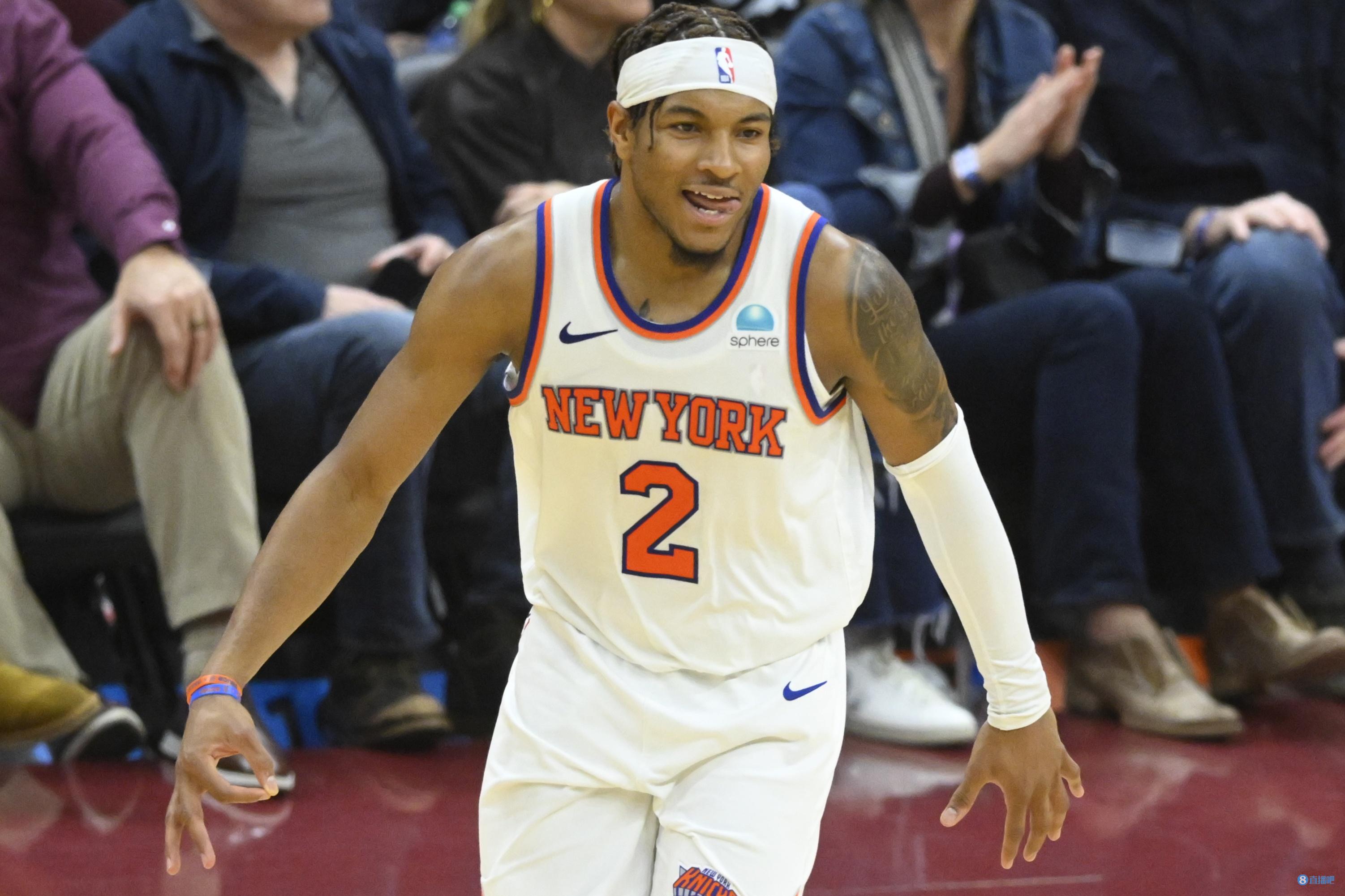 神兵天降！麦克布莱德8中6&5记三分砍下19分&打满24分钟