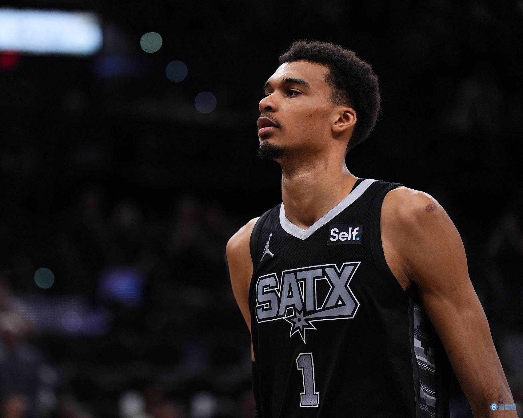 悬念来了！马刺打出17-4攻击波 一举完成反超