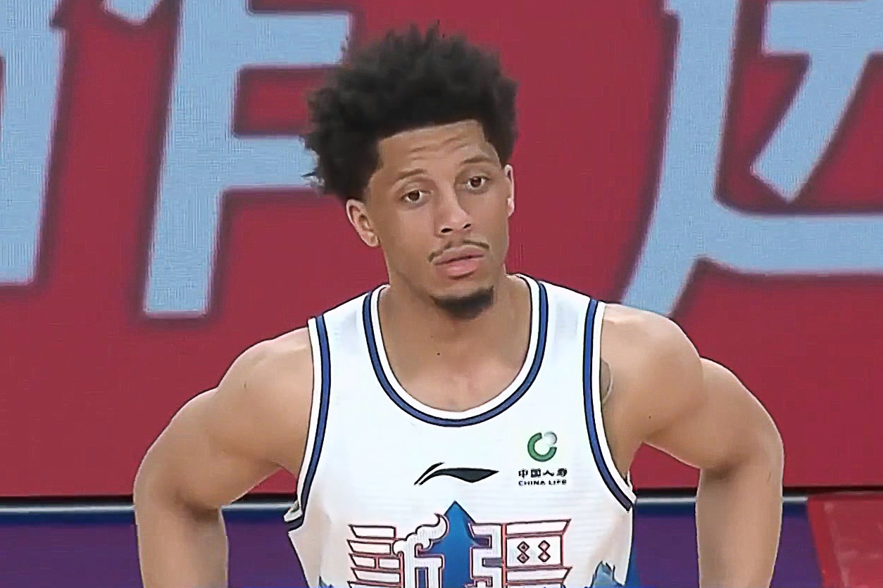 外援抢眼！新疆半场48-43领先辽宁 威金顿12分对飙莫兰德15分