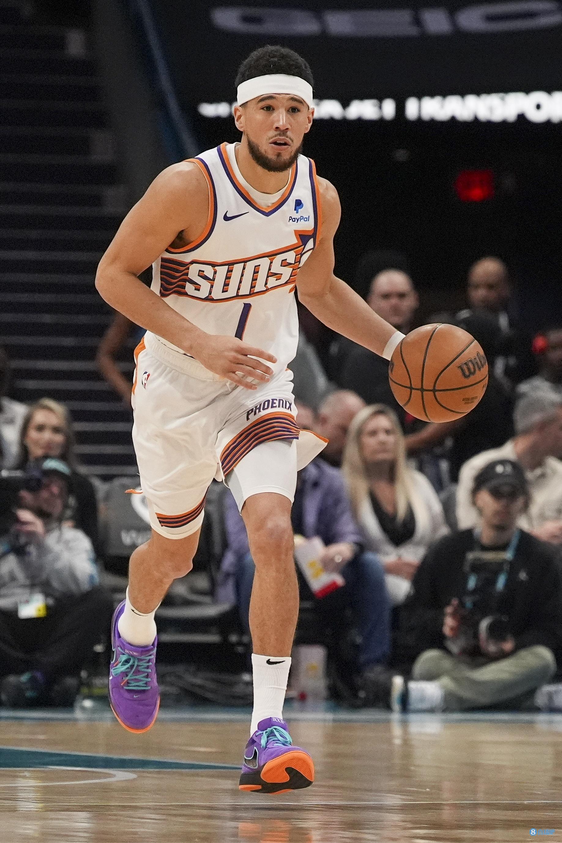 准三双！布克15中7贡献18分9板11助2断 正负值+9