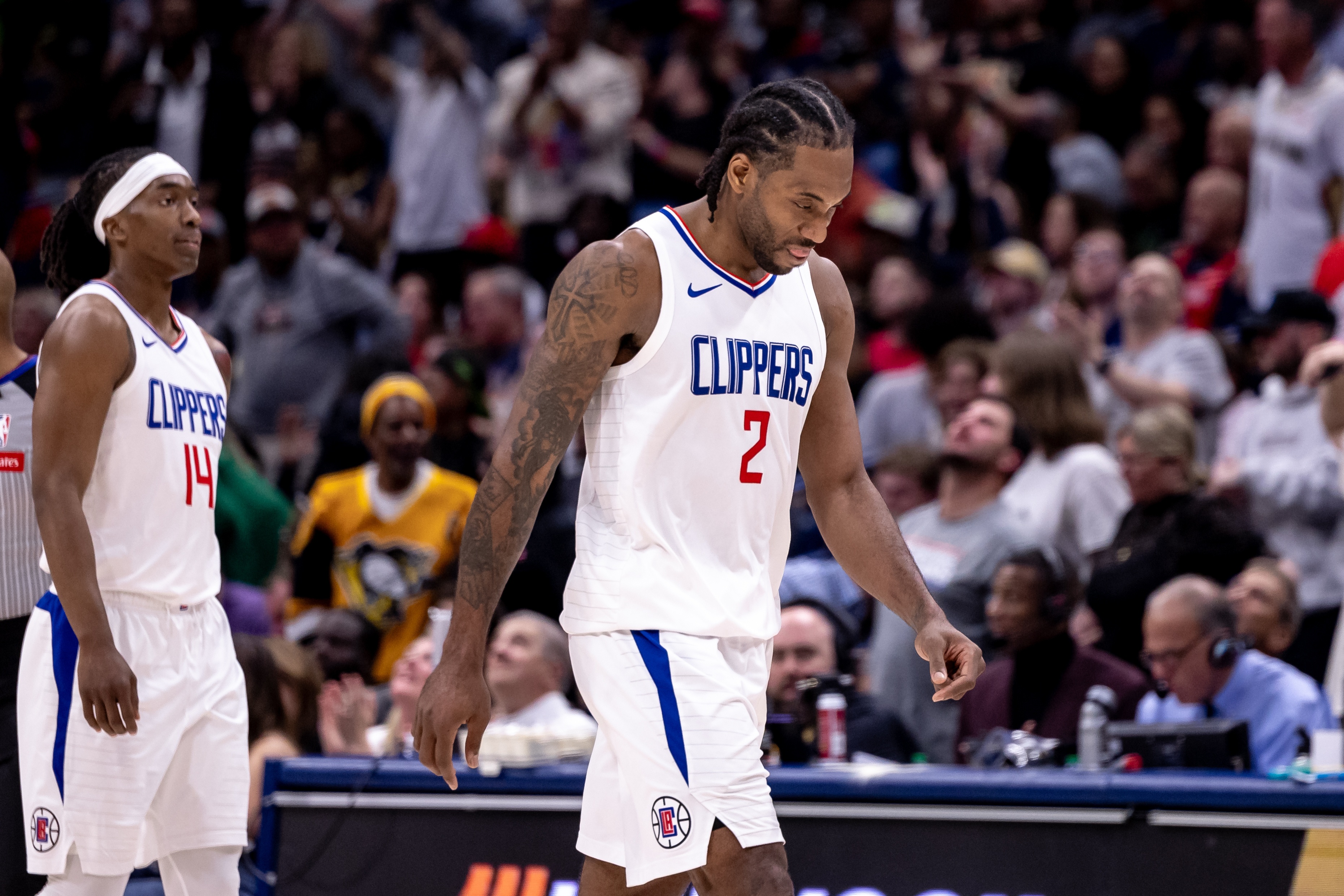 今天没手感？小卡打满首节4投全铁没有得分 仅拿4板1助1断