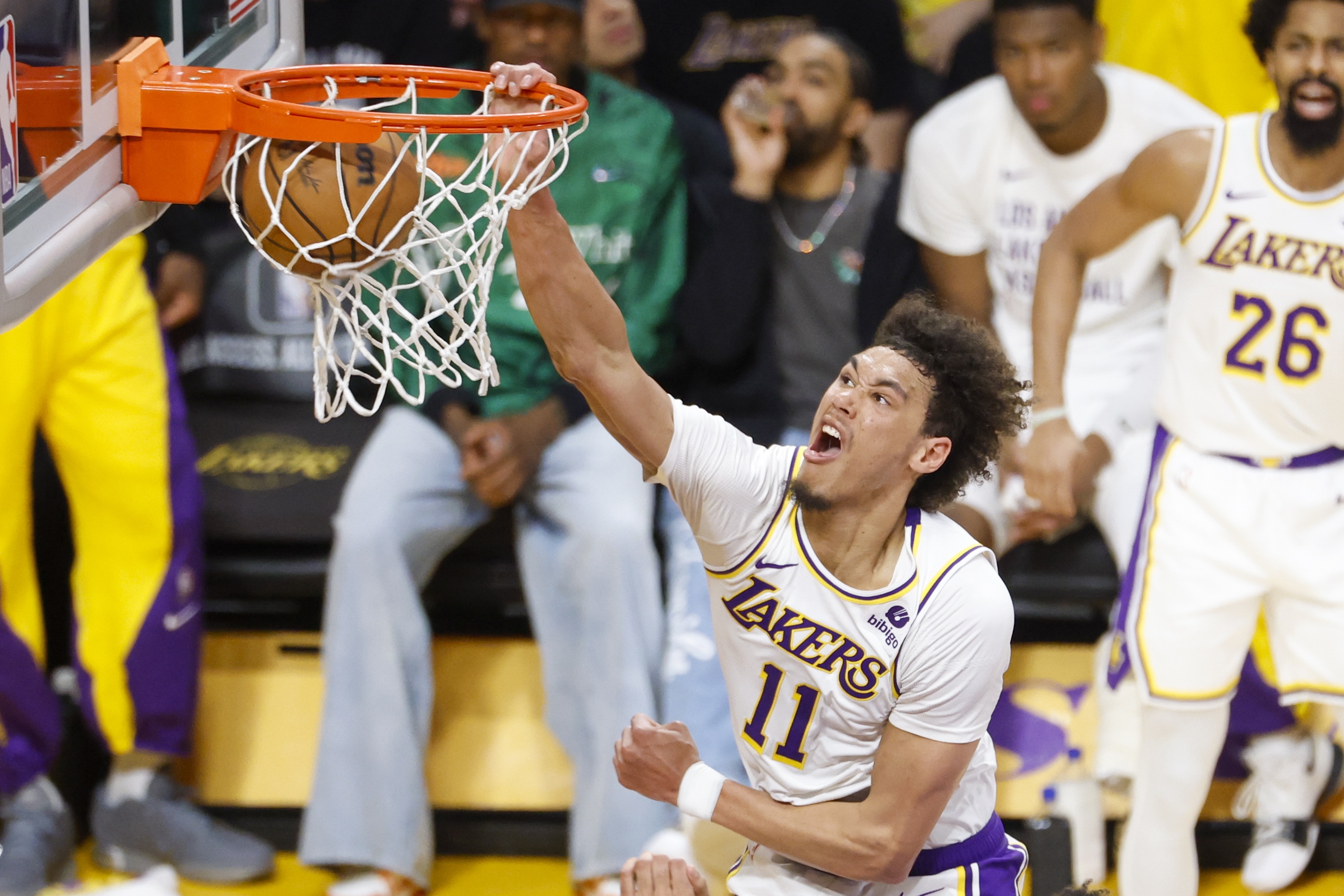 饼全吃！海斯半场4中4&罚球2中2拿下10分2板