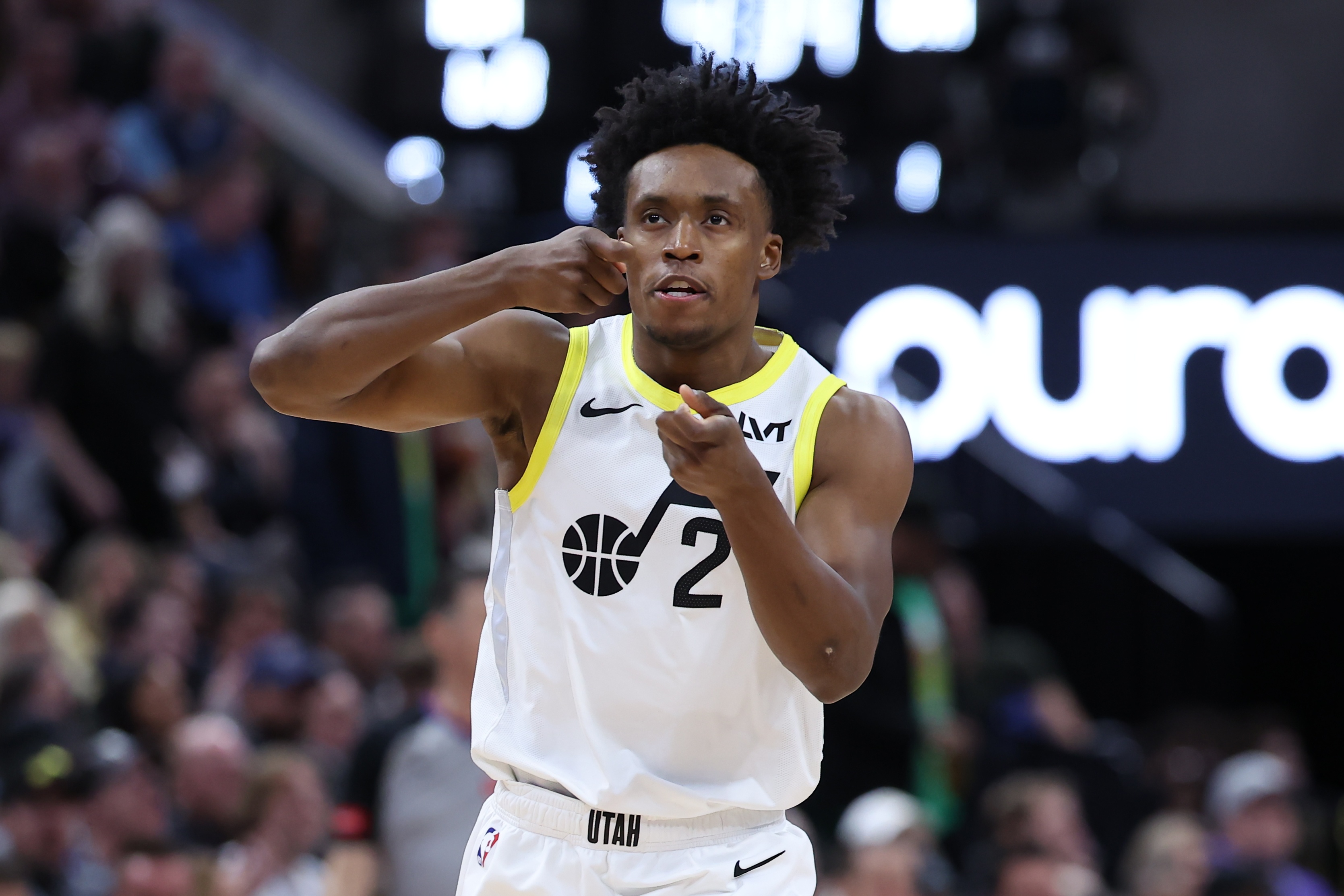 频冲内线肉搏！塞克斯顿上半场14中6得到18分3板1助1断1帽