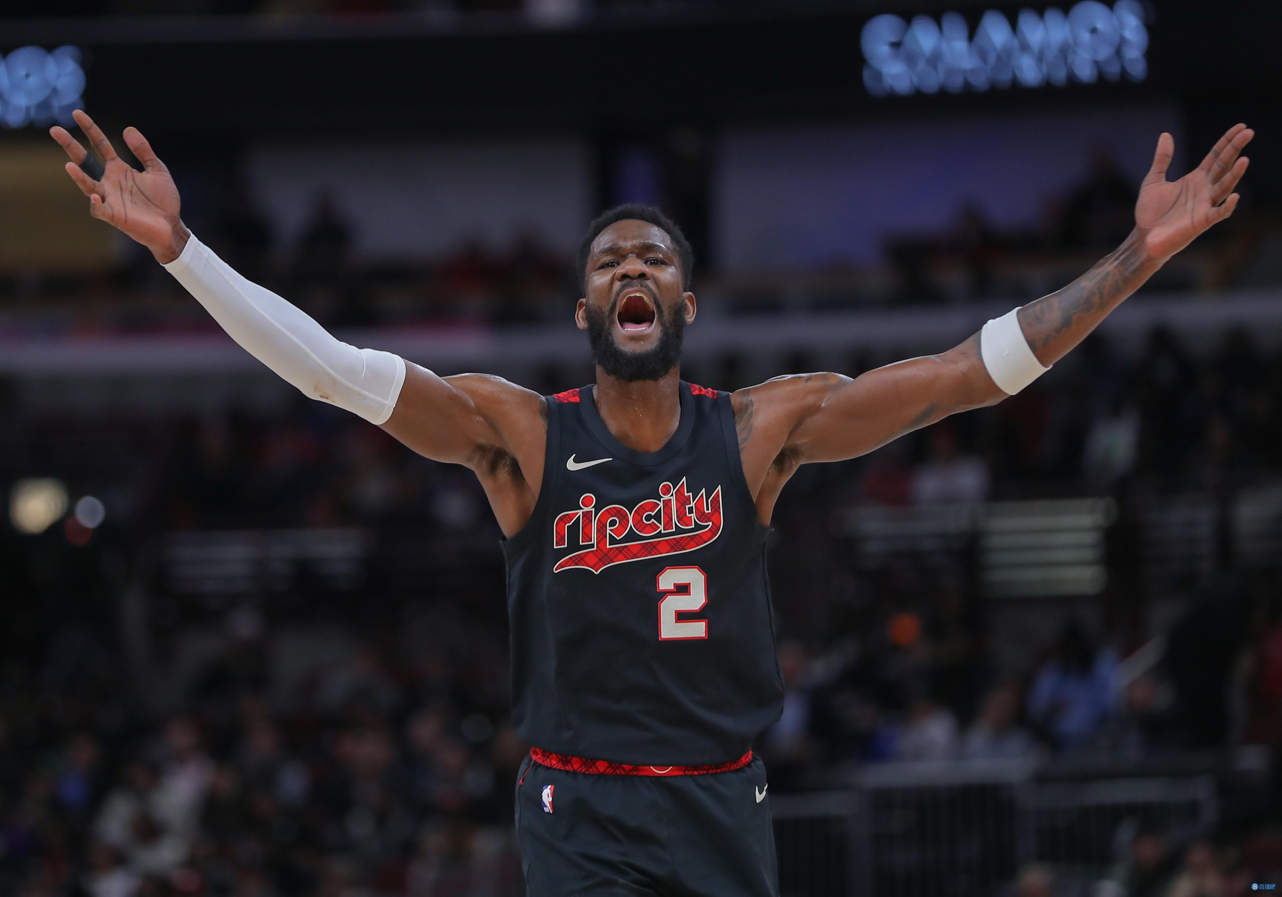 比卢普斯：艾顿今天打得很好 再次打出了统治力