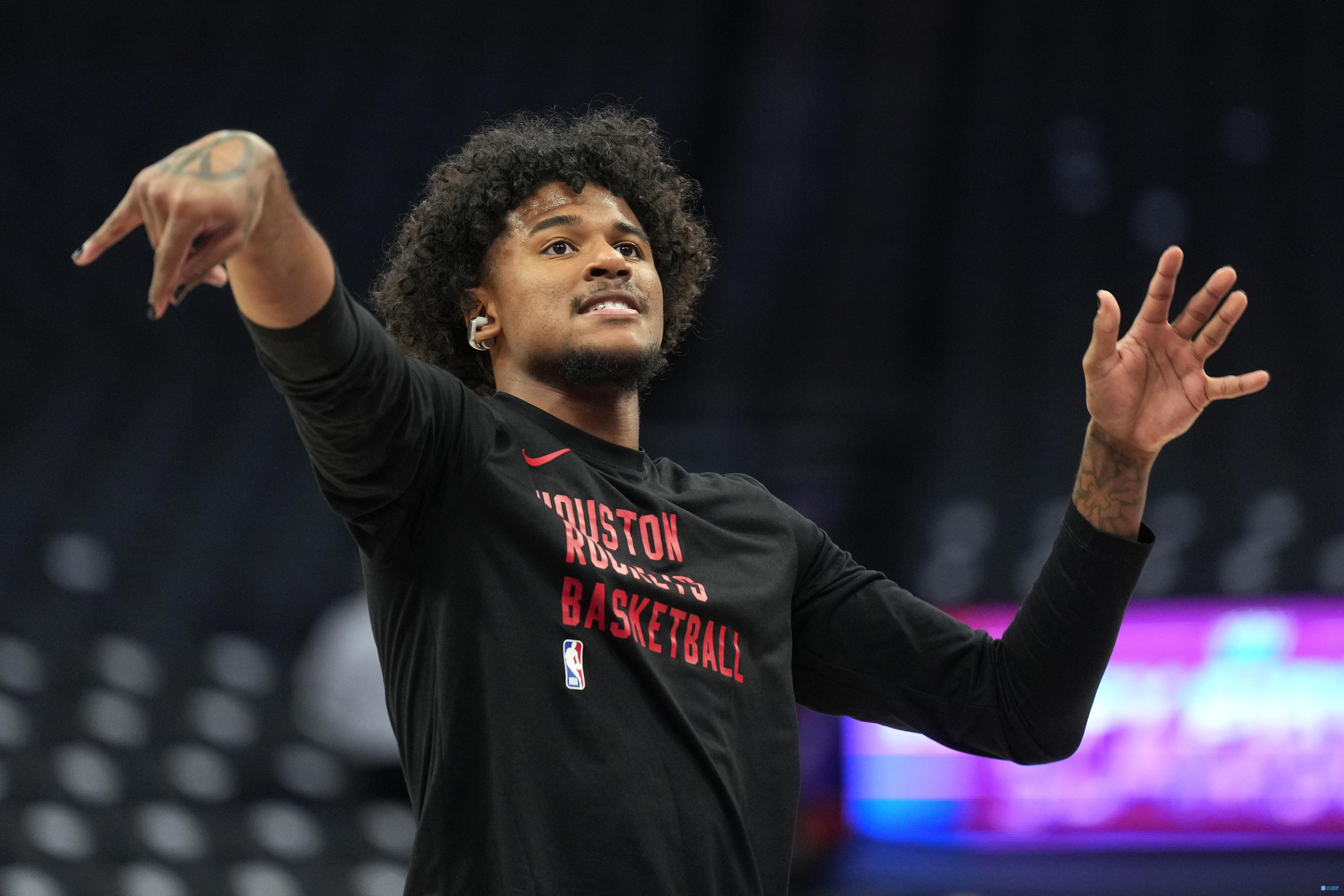 杰伦-格林过去5场：场均34.4分7.4板3.2助 命中率56%三分50%