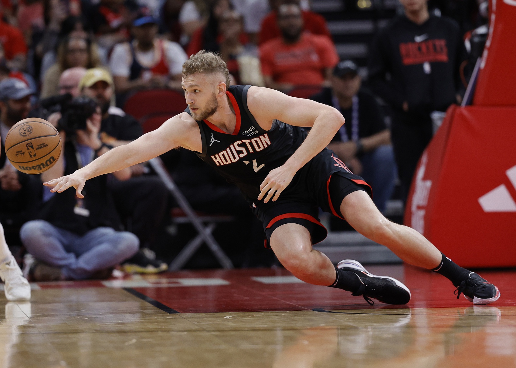 大幅刷新纪录！兰代尔狂送7帽创生涯新高 7中4得10分3篮板