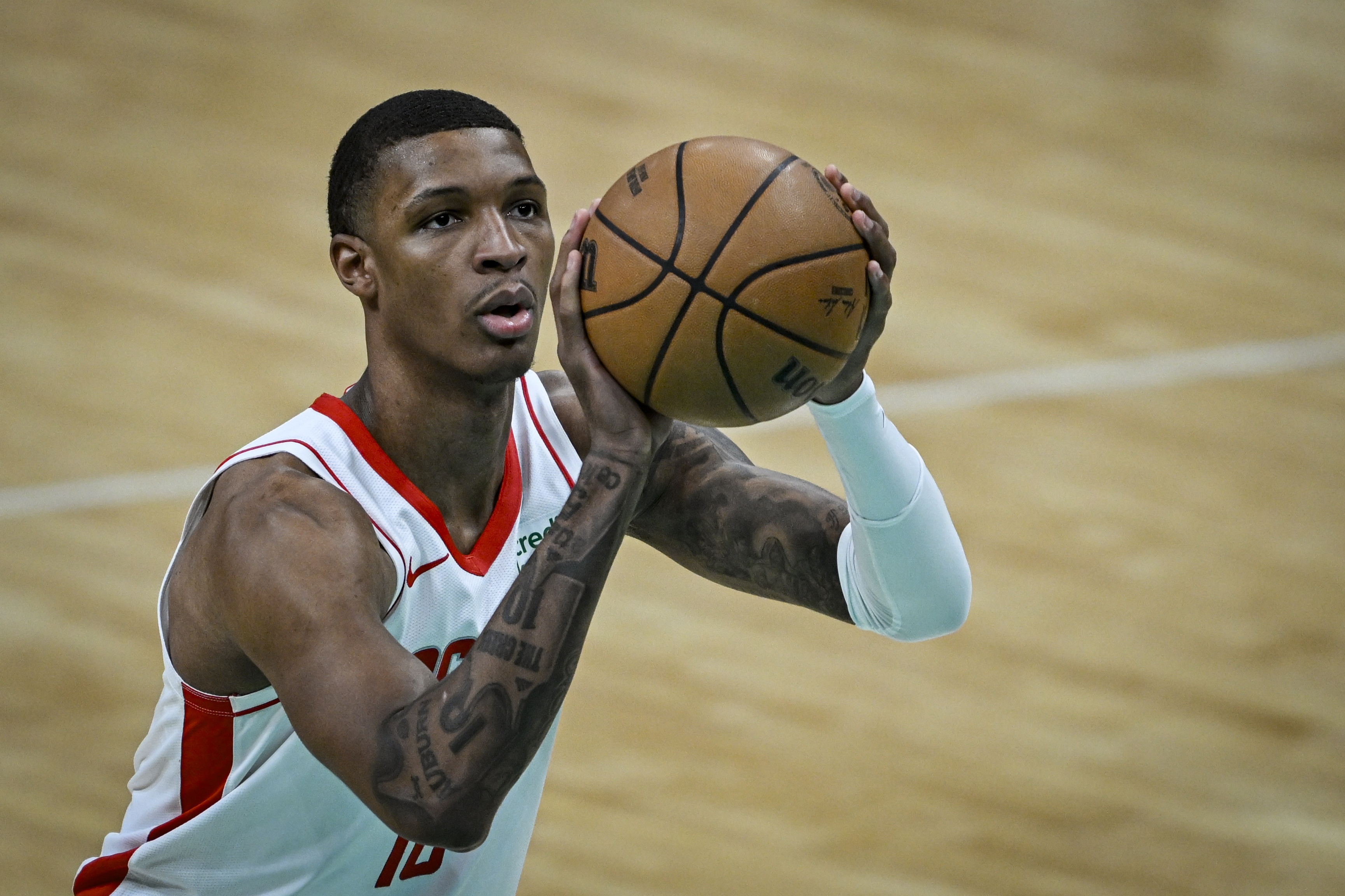 雷霆上半场15罚11中 火箭上半场直到最后2分34秒才获得罚球