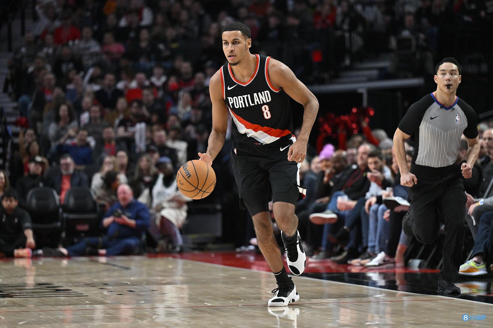 克里斯-穆雷：第三节的过多失误是比分被拉开的最主要原因