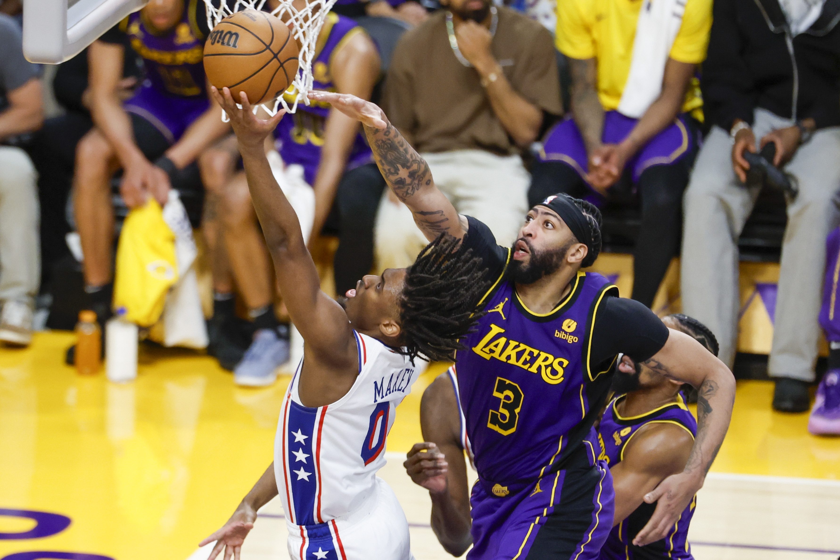 94分为湖人近3个半月最低失分 季中赛半决赛球队以133-89暴揍鹈鹕