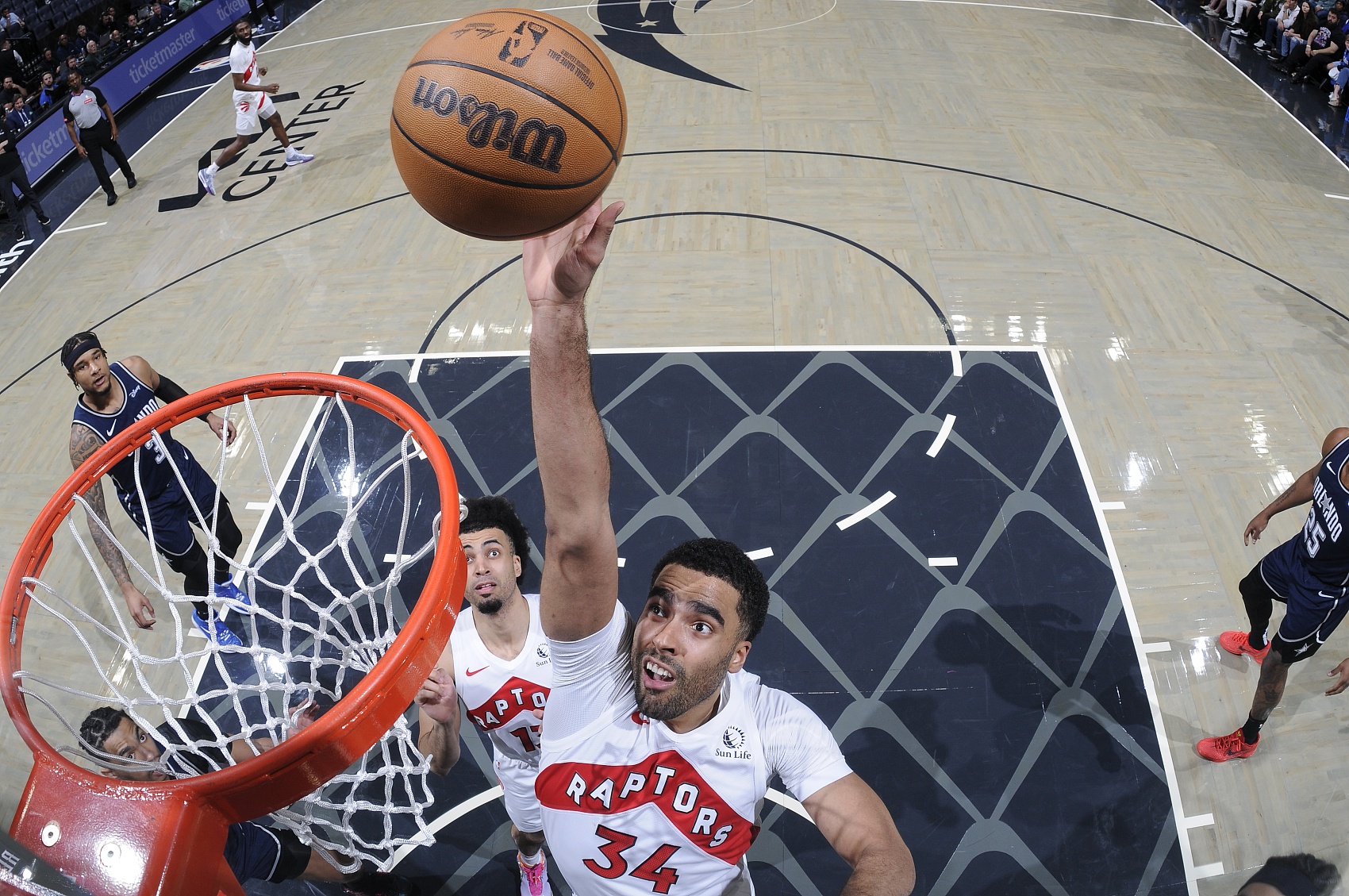 有另一家博彩公司发现琼泰-波特不对劲 有人狂买他的下盘！