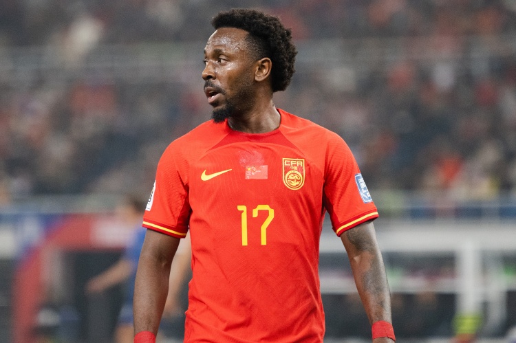 李铁罪加一等？️费南多昔日在国足有伤，练太狠直接报销！